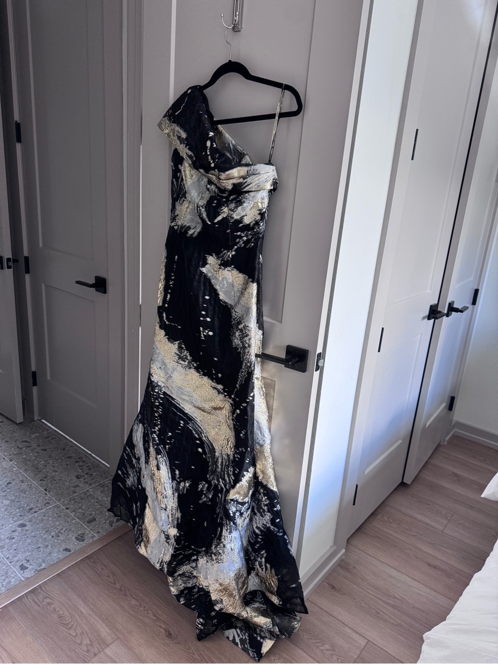 Naeem Khan Black One-Shoulder Gown- USED ONCE- PERFECT CONDITIONS